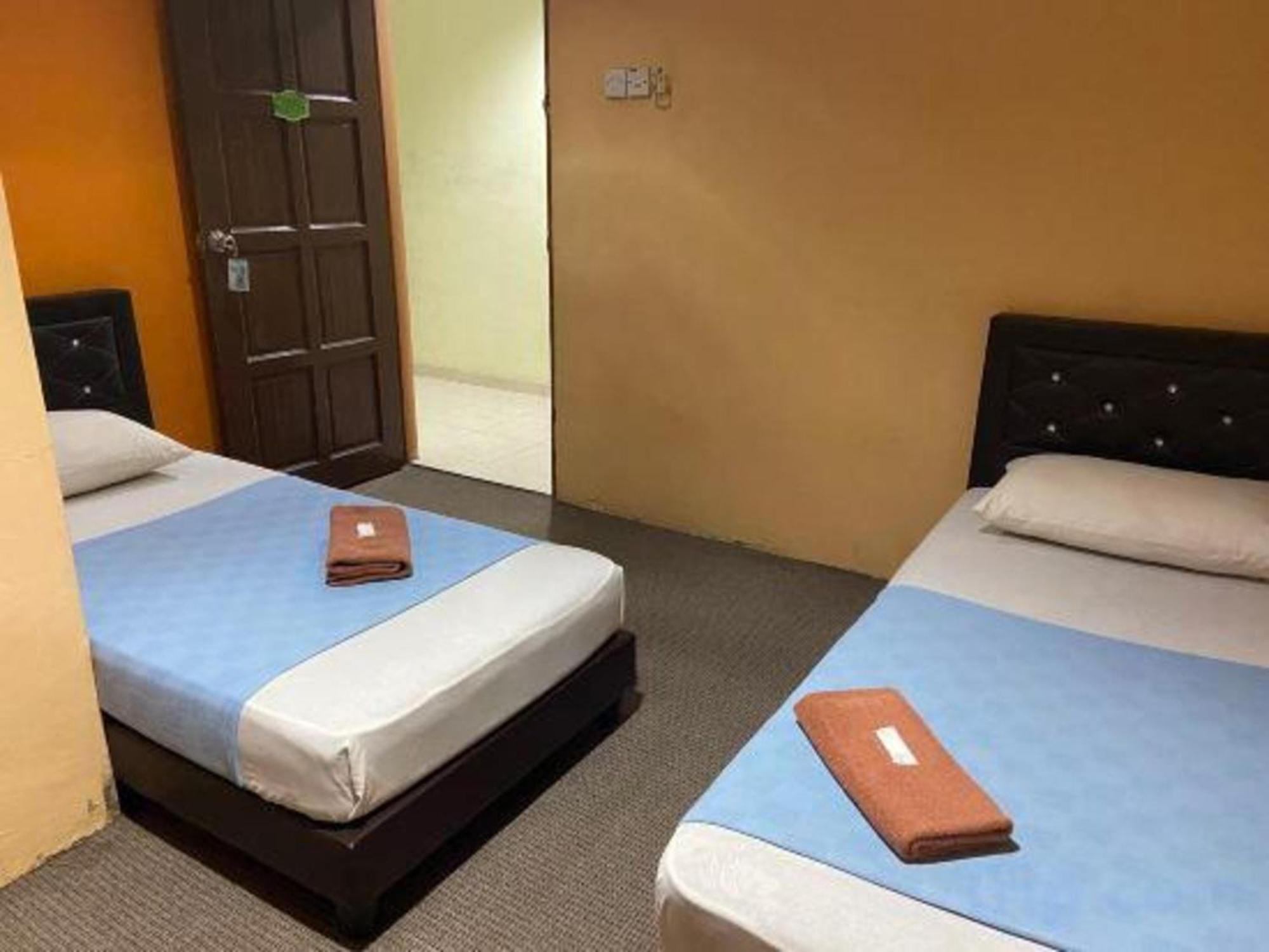 Oyo 91065 Hotel De Anjung Muadzam Shah Экстерьер фото