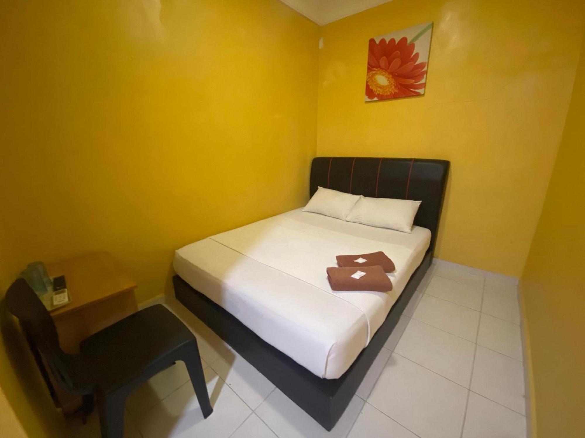 Oyo 91065 Hotel De Anjung Muadzam Shah Экстерьер фото