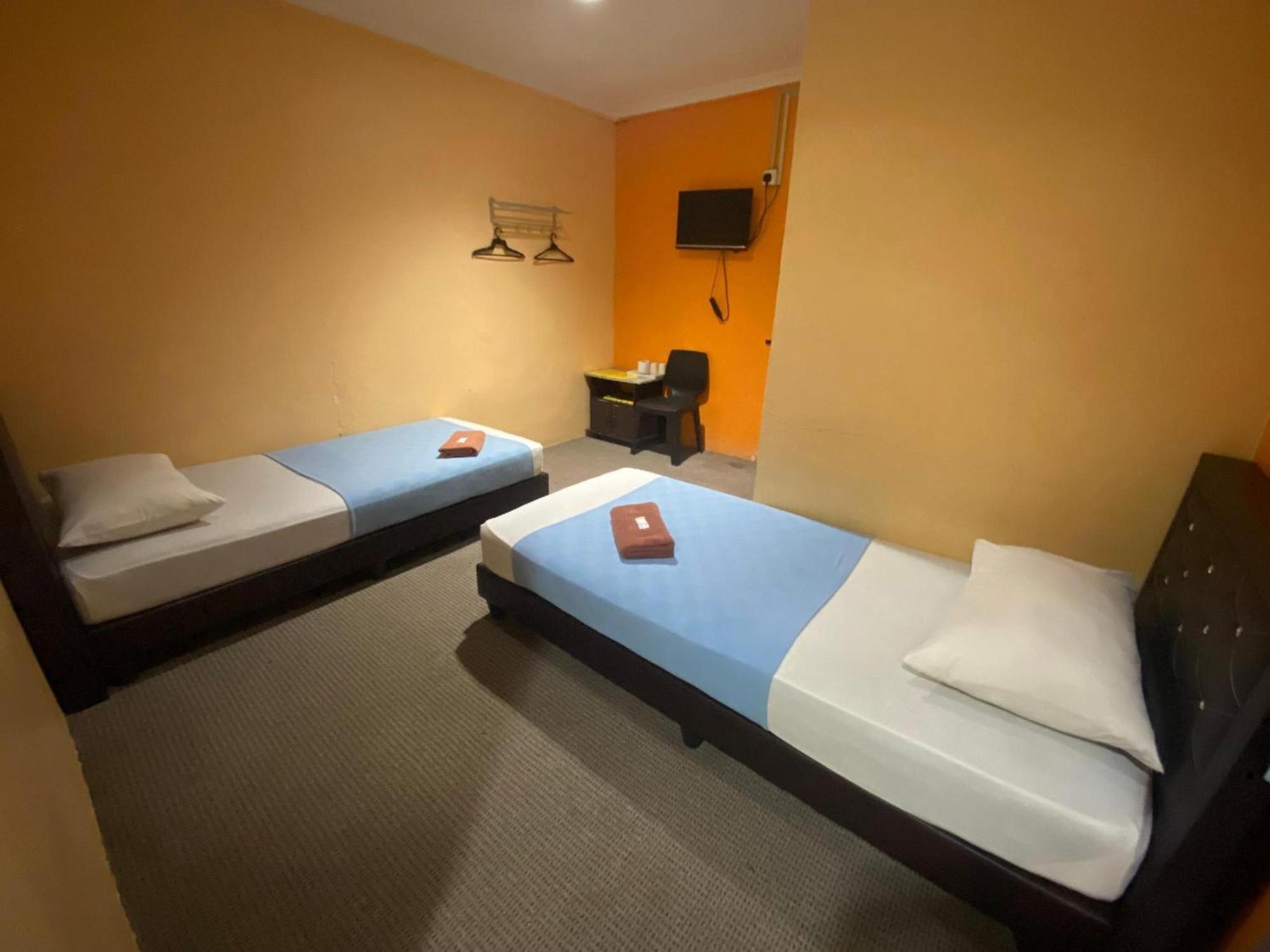 Oyo 91065 Hotel De Anjung Muadzam Shah Экстерьер фото